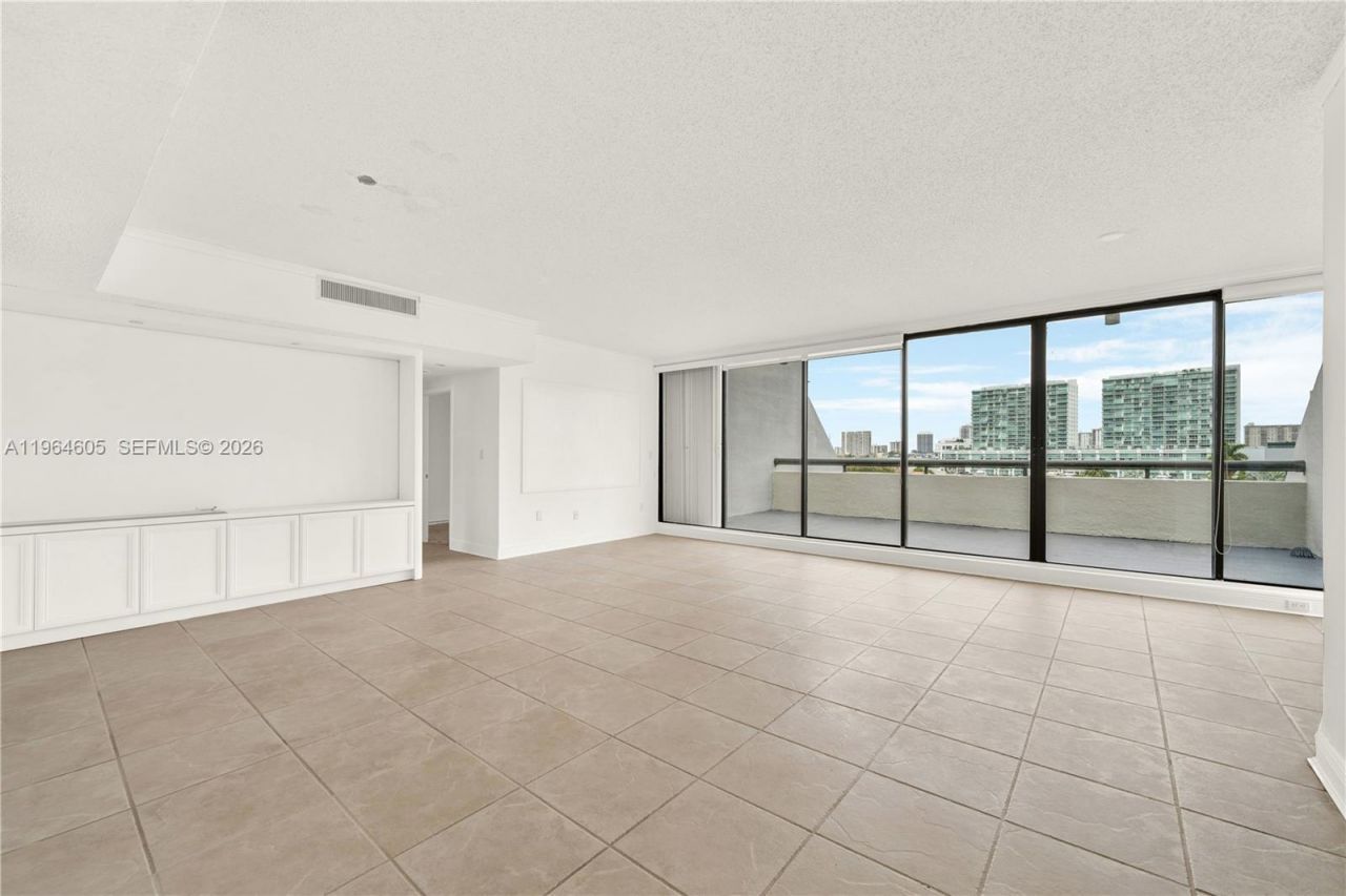 385 Poinciana Dr, Unit 1230, Sunny Isles Beach, FL 33160 Photo