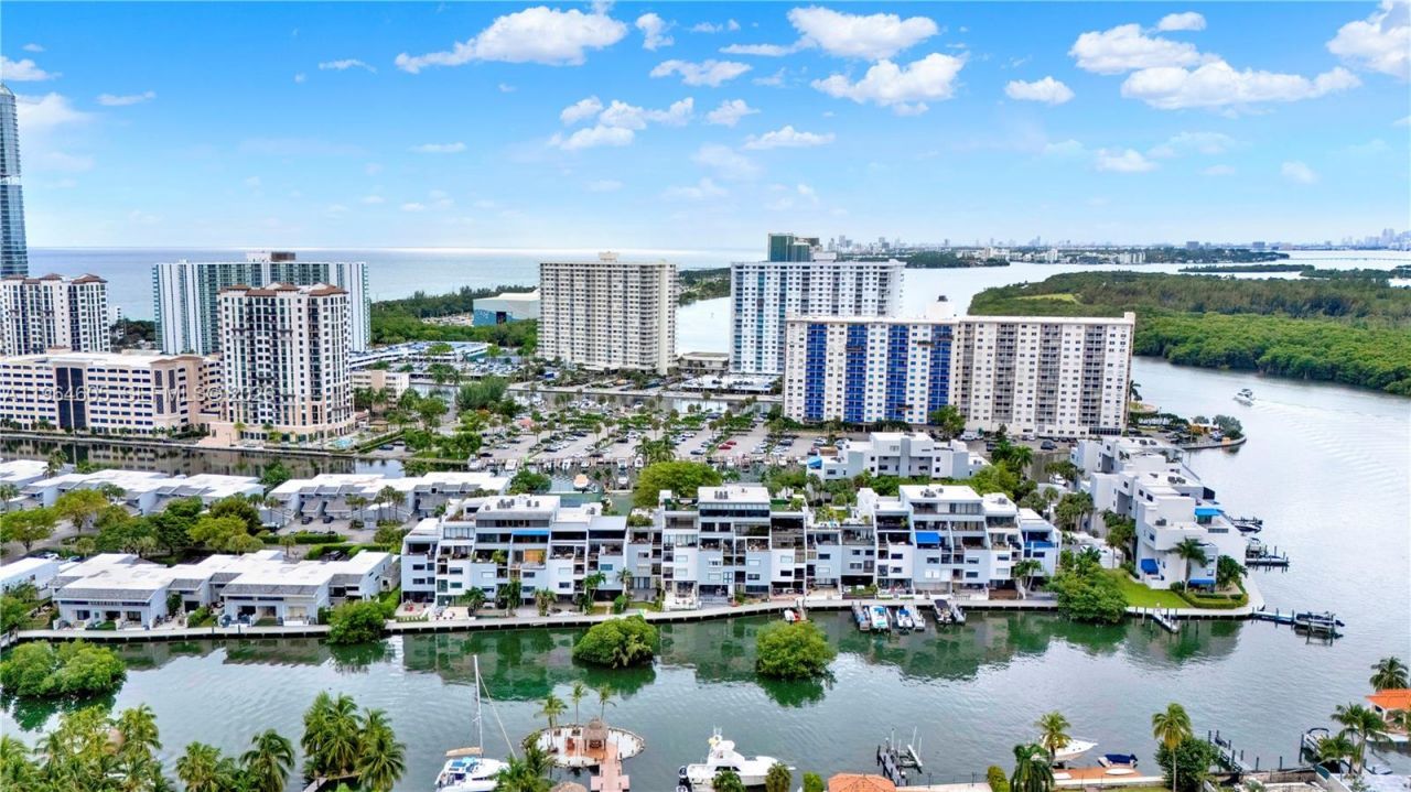 385 Poinciana Dr, Unit 1230, Sunny Isles Beach, FL 33160 Photo