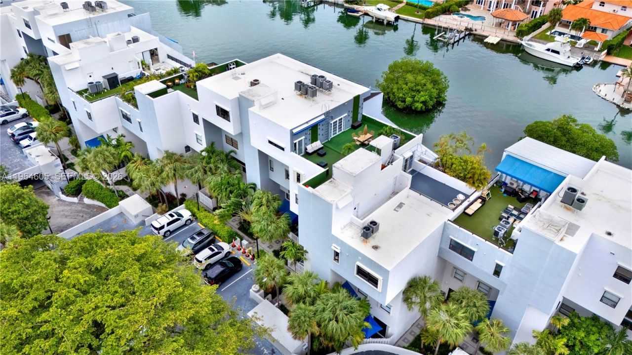 385 Poinciana Dr, Unit 1230, Sunny Isles Beach, FL 33160 Photo