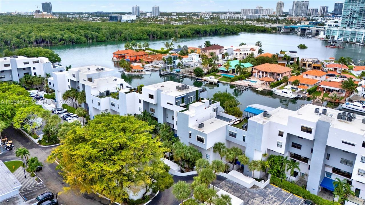 385 Poinciana Dr, Unit 1230, Sunny Isles Beach, FL 33160 Photo