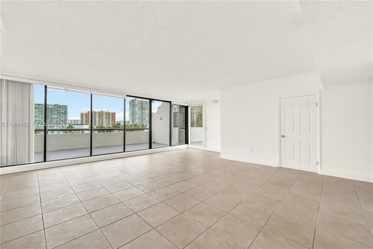 385 Poinciana Dr, Unit 1230, Sunny Isles Beach, FL 33160 Photo