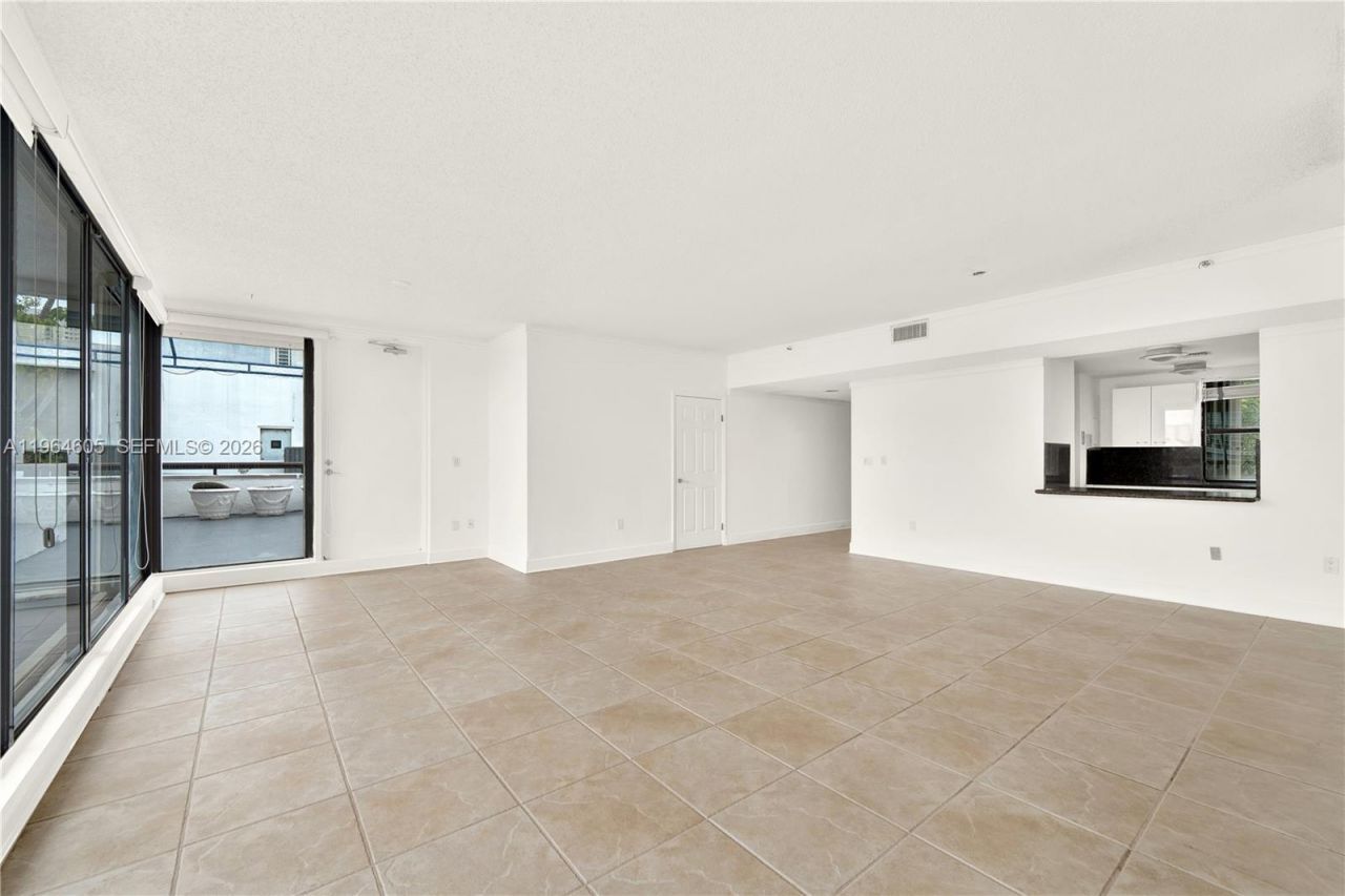 385 Poinciana Dr, Unit 1230, Sunny Isles Beach, FL 33160 Photo