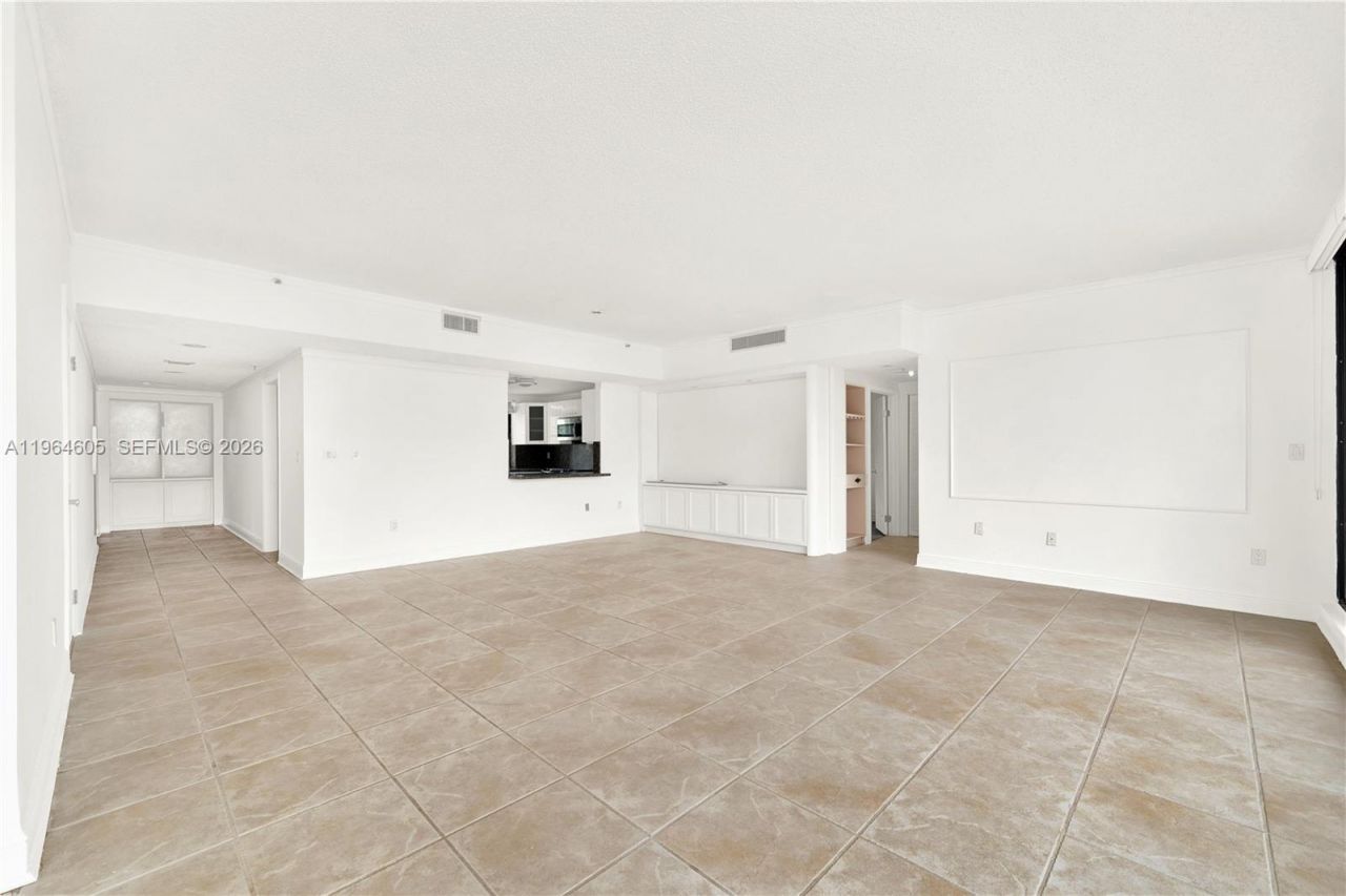 385 Poinciana Dr, Unit 1230, Sunny Isles Beach, FL 33160 Photo