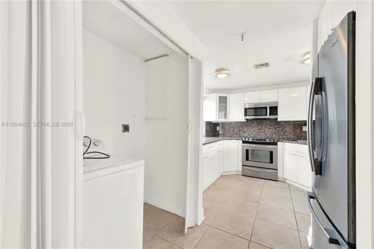 385 Poinciana Dr, Unit 1230, Sunny Isles Beach, FL 33160 Photo