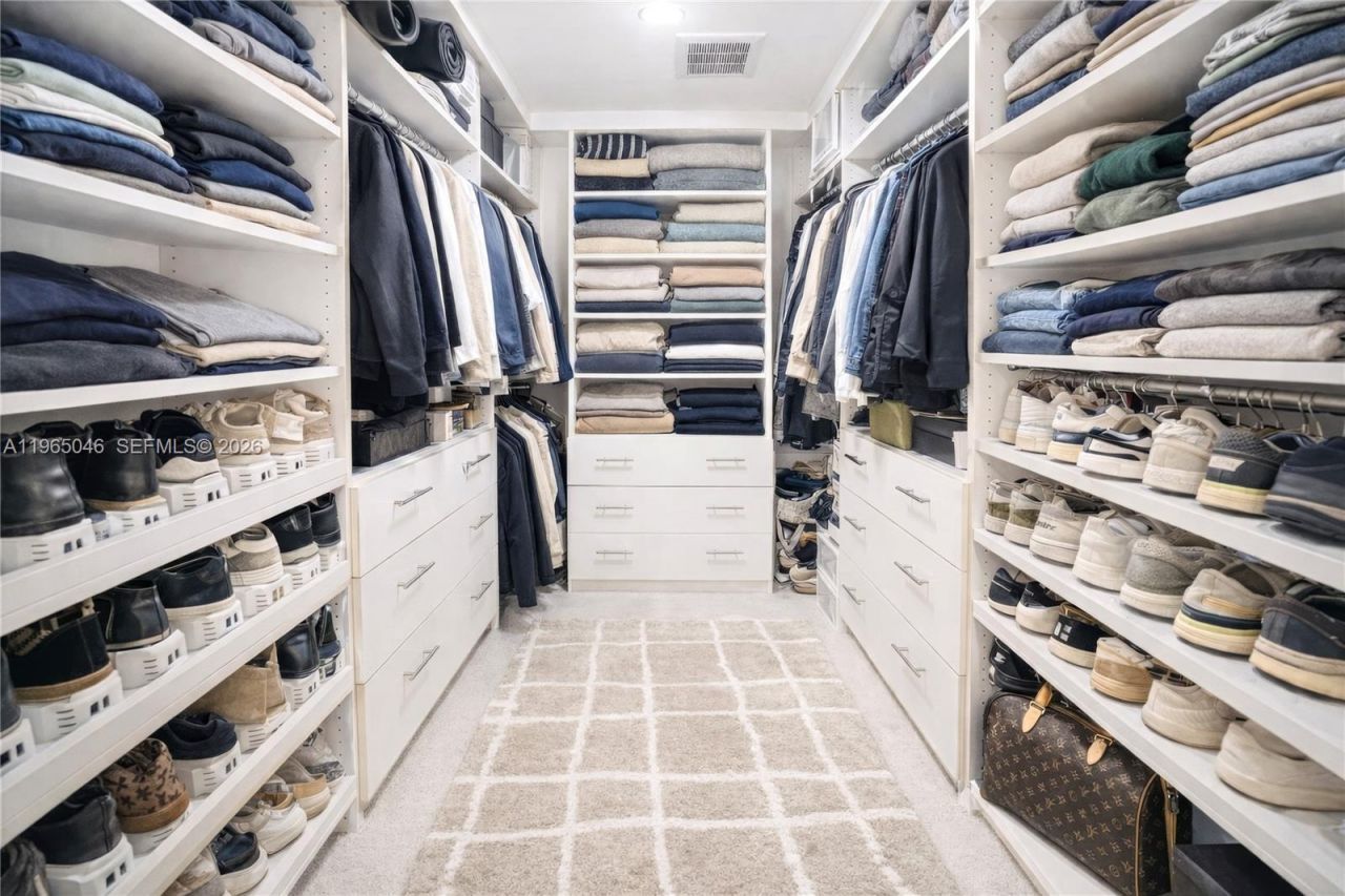 3400 NE 165th St, North Miami Beach, FL 33160 Photo