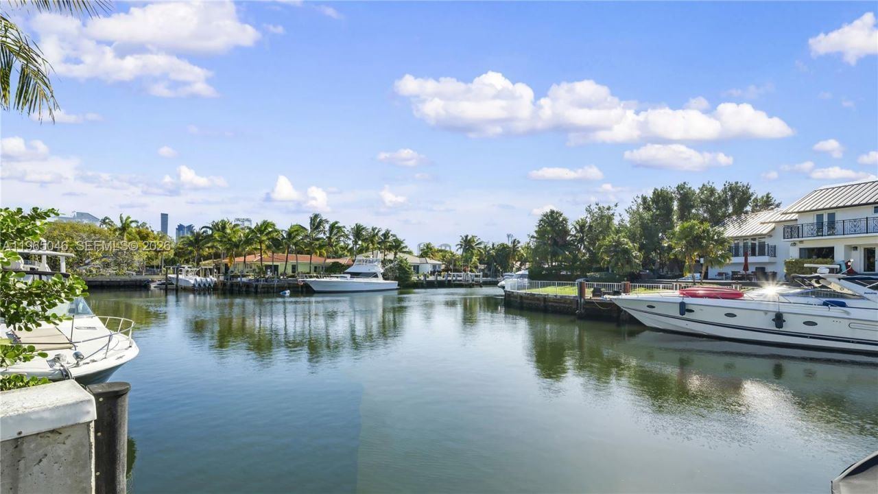 3400 NE 165th St, North Miami Beach, FL 33160 Photo