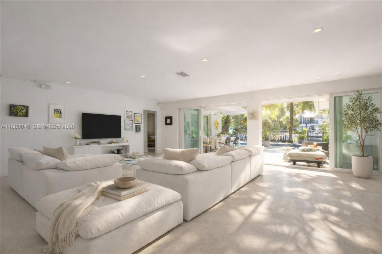 3400 NE 165th St, North Miami Beach, FL 33160 Photo