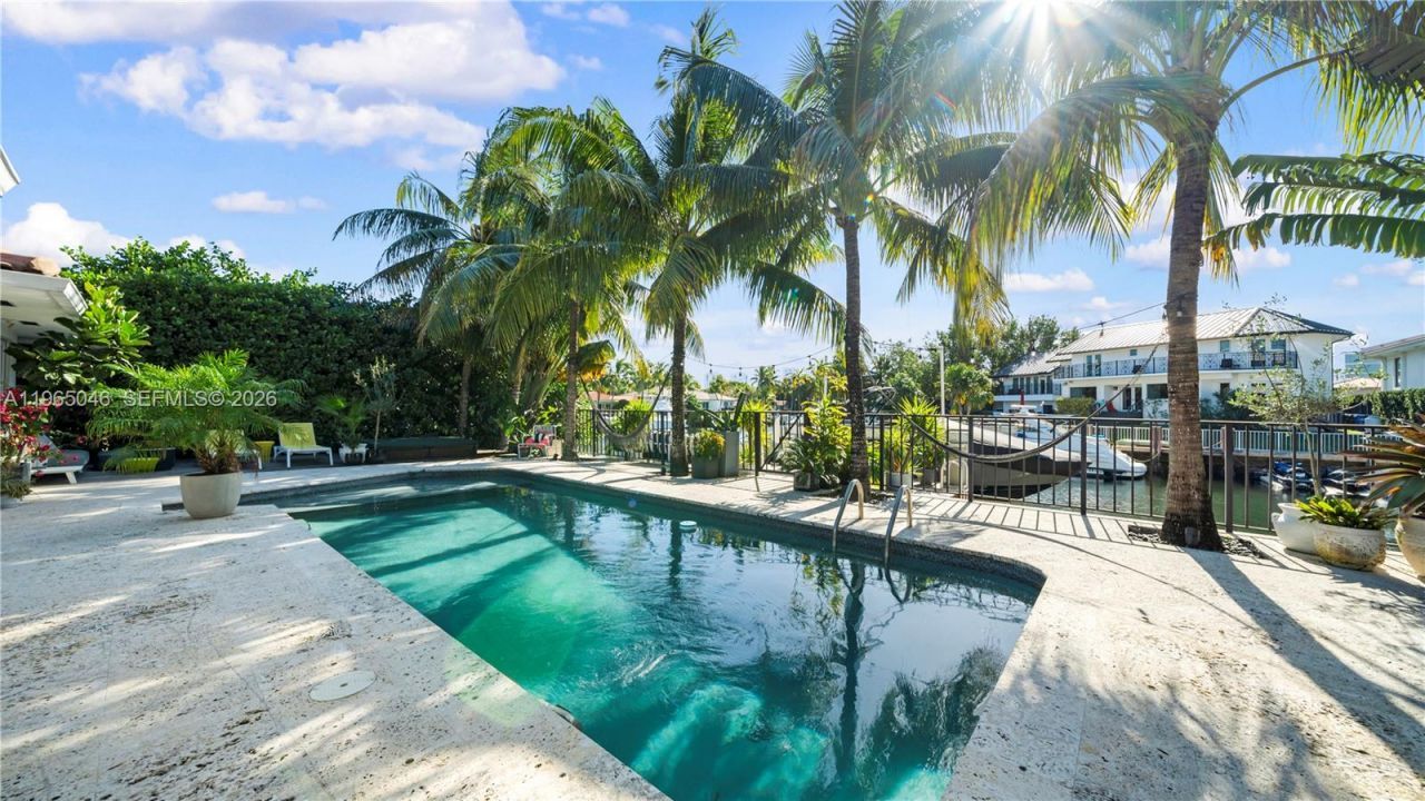 3400 NE 165th St, North Miami Beach, FL 33160 Photo