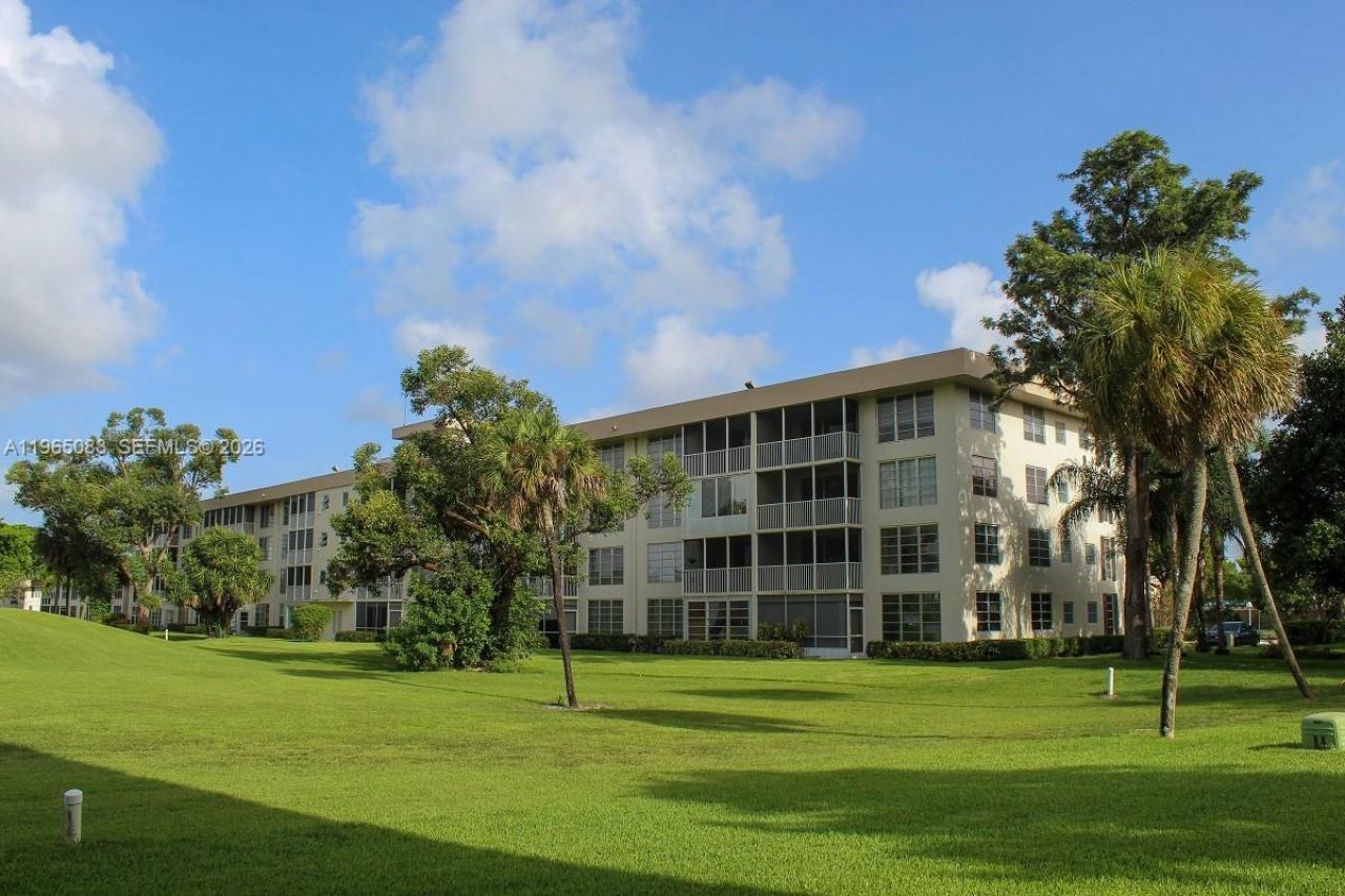 2900 N Palm Aire Dr , Unit 108, Pompano Beach, FL 33069 Photo