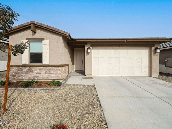 16062 W GRAY FOX Trail, Surprise, AZ 85387