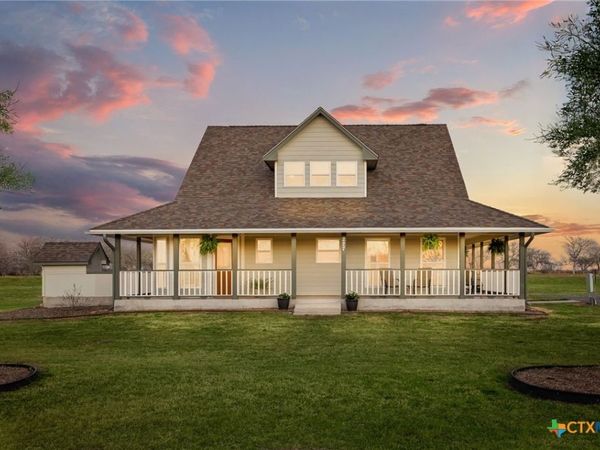 227 Ski Plex Drive, Seguin, TX 78155