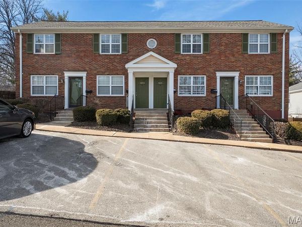 1513 Swallow Drive , St Louis, MO 63144