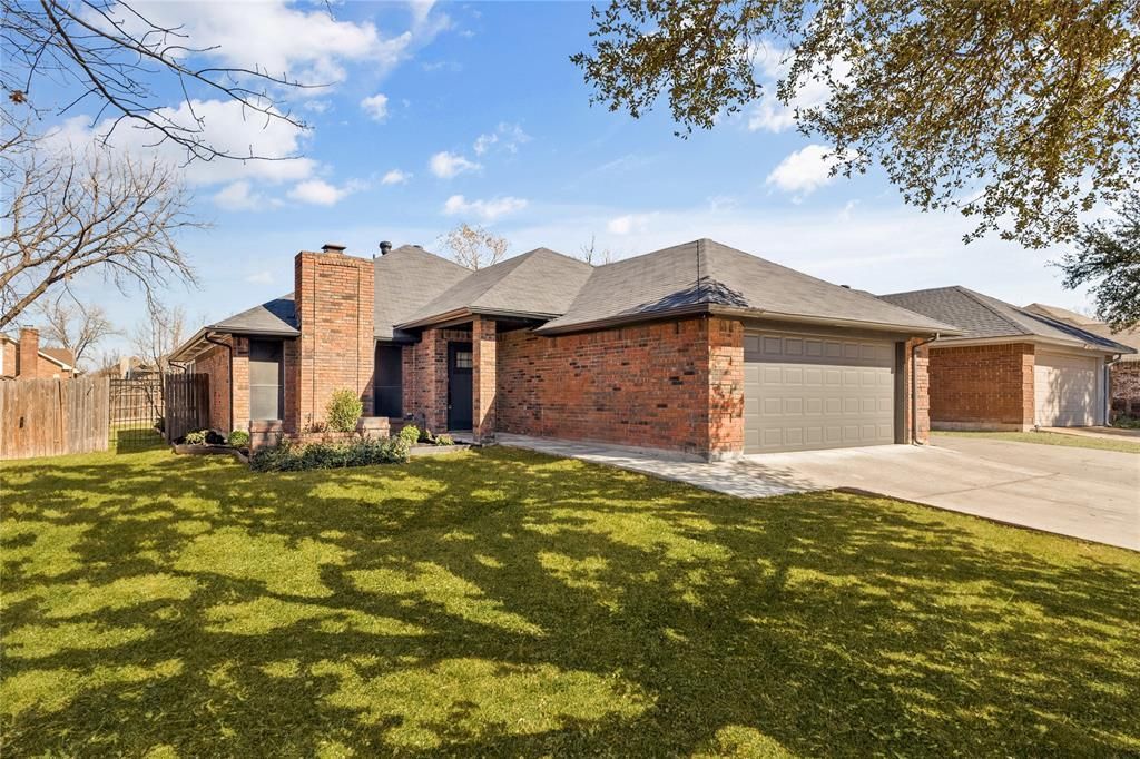 7417 Sean Drive, North Richland Hills, TX 76182 Main Photo