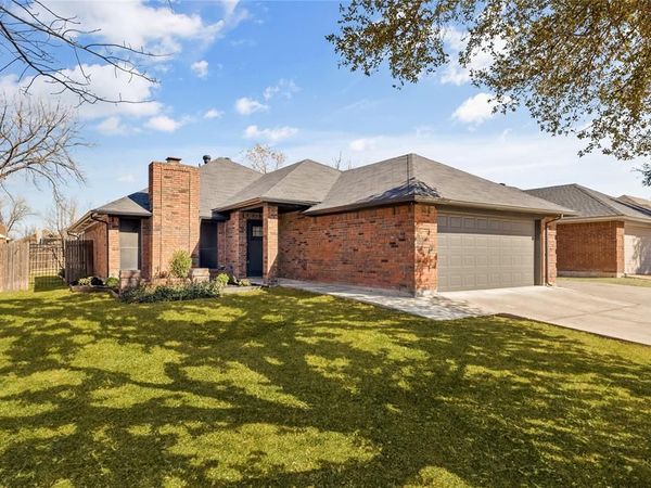 7417 Sean Drive, North Richland Hills, TX 76182