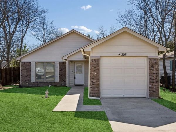 805 Phillips Street, Cleburne, TX 76033