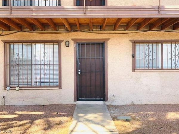 595 S Royal Crest Circle, Unit 18, Las Vegas, NV 89169