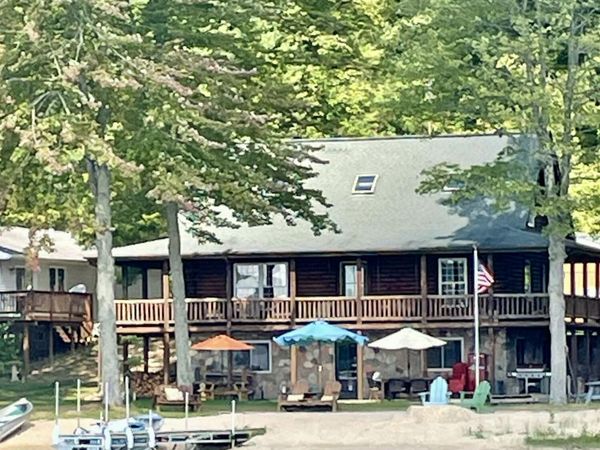 16211 Pretty Lake Drive, Mecosta, MI 49332