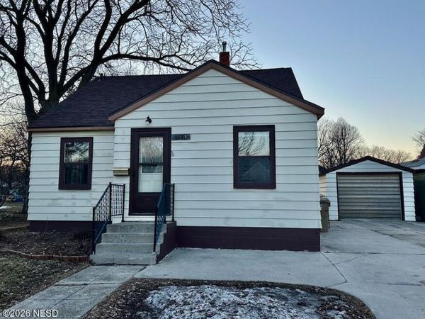 1125 N BROADWAY STREET, Watertown, SD 57201