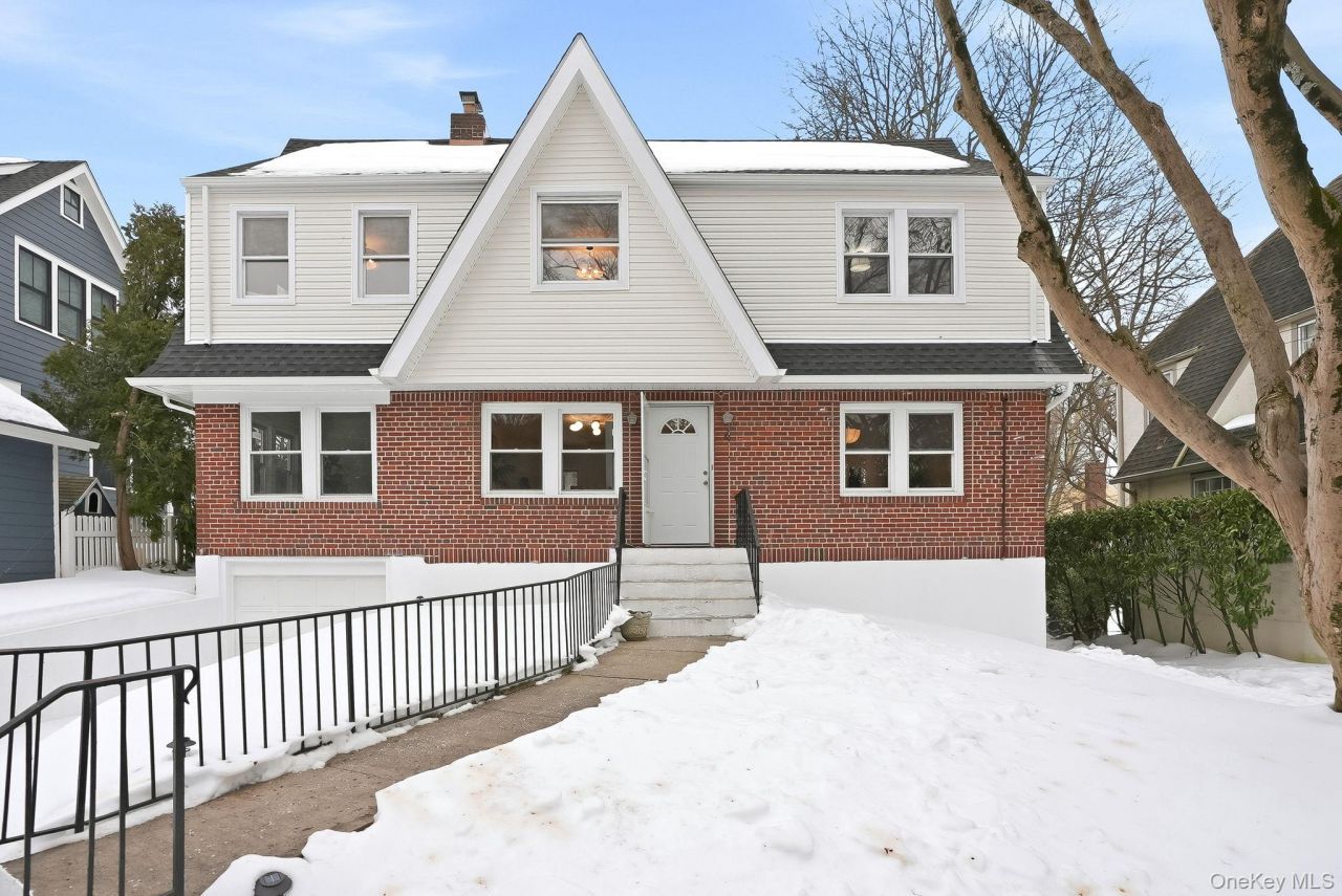 4 Pine Brook Drive, Larchmont, NY 10538 Main Photo