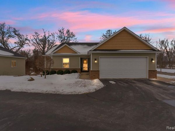 5291 Bella Drive, Highland Twp, MI 48356