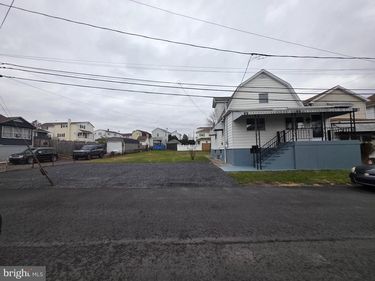 17 CHARLES, PLAINS, PA 18705