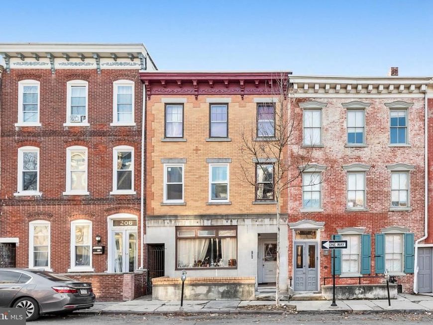 208 N 9th Street, Allentown, PA 18102 Main Photo