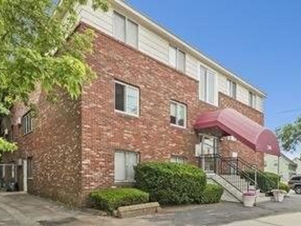 240 Broadway, Unit B2, Lynn, MA 01904