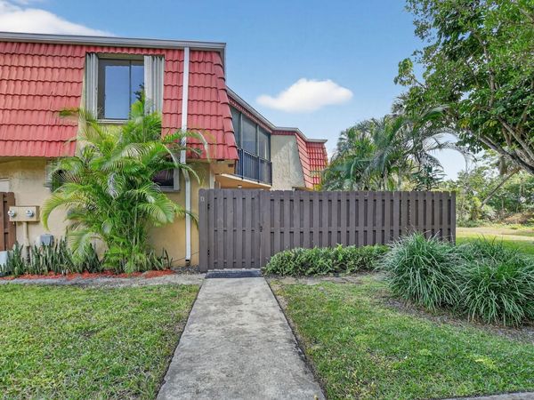 22958 Oxford Place, Unit D, Boca Raton, FL 33433