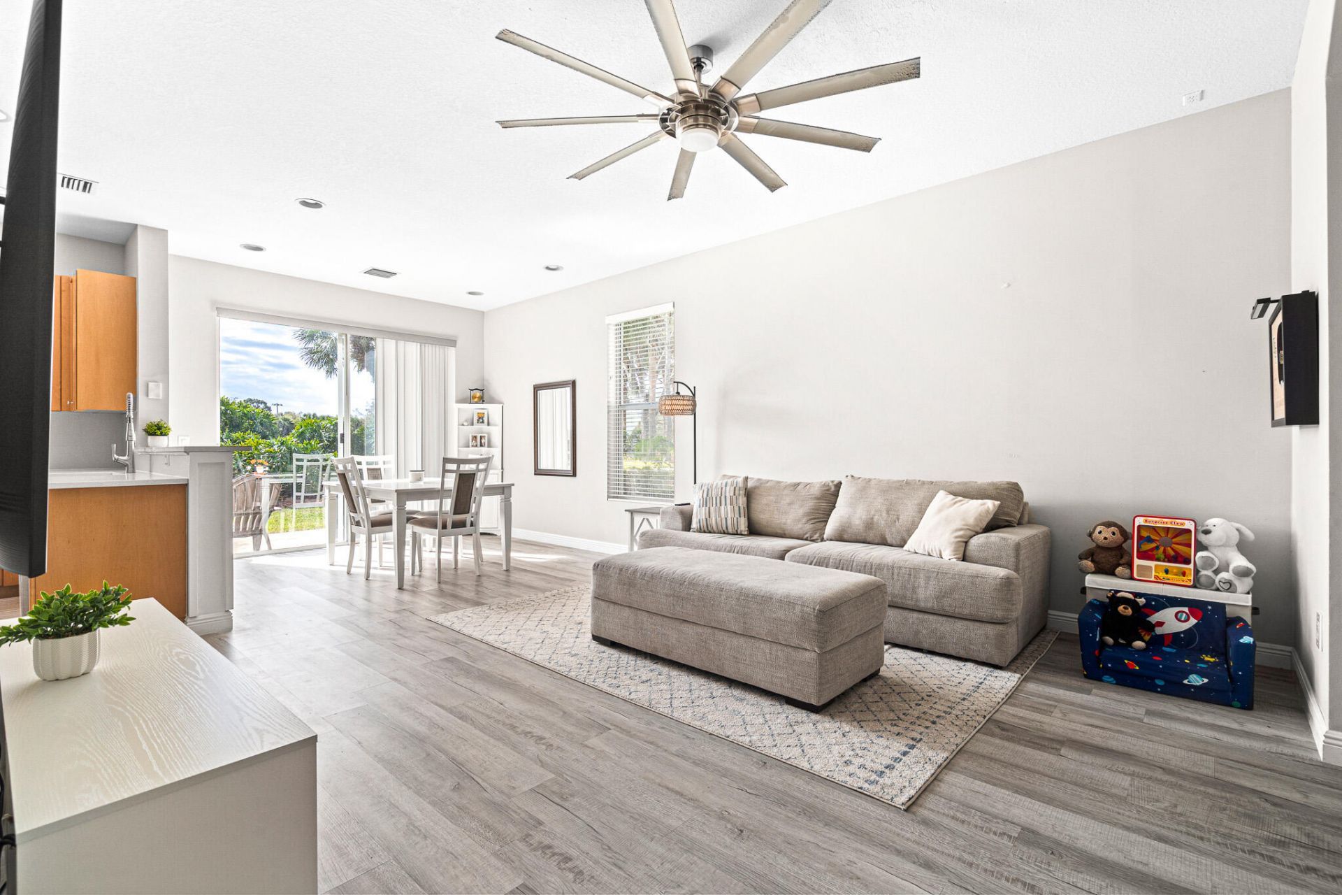 395 River Bluff Lane, Royal Palm Beach, FL 33411 Photo