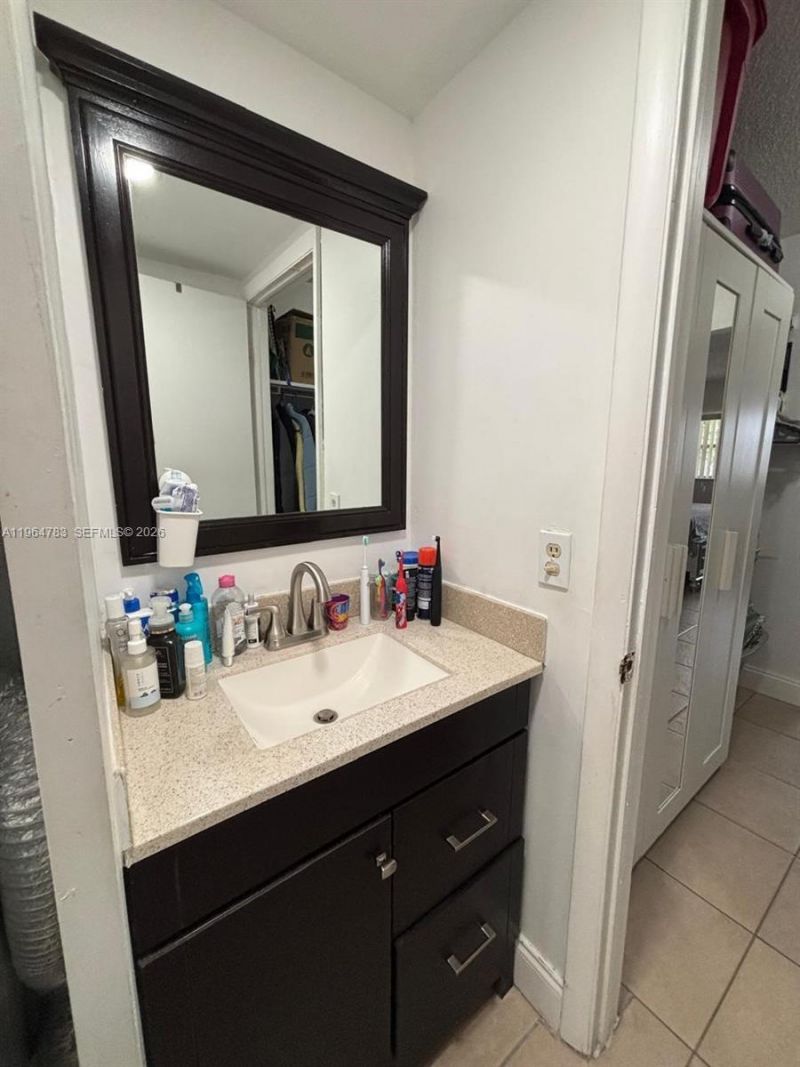 9365 Fontainebleau Blvd , Unit E105, Miami, FL 33172 Photo