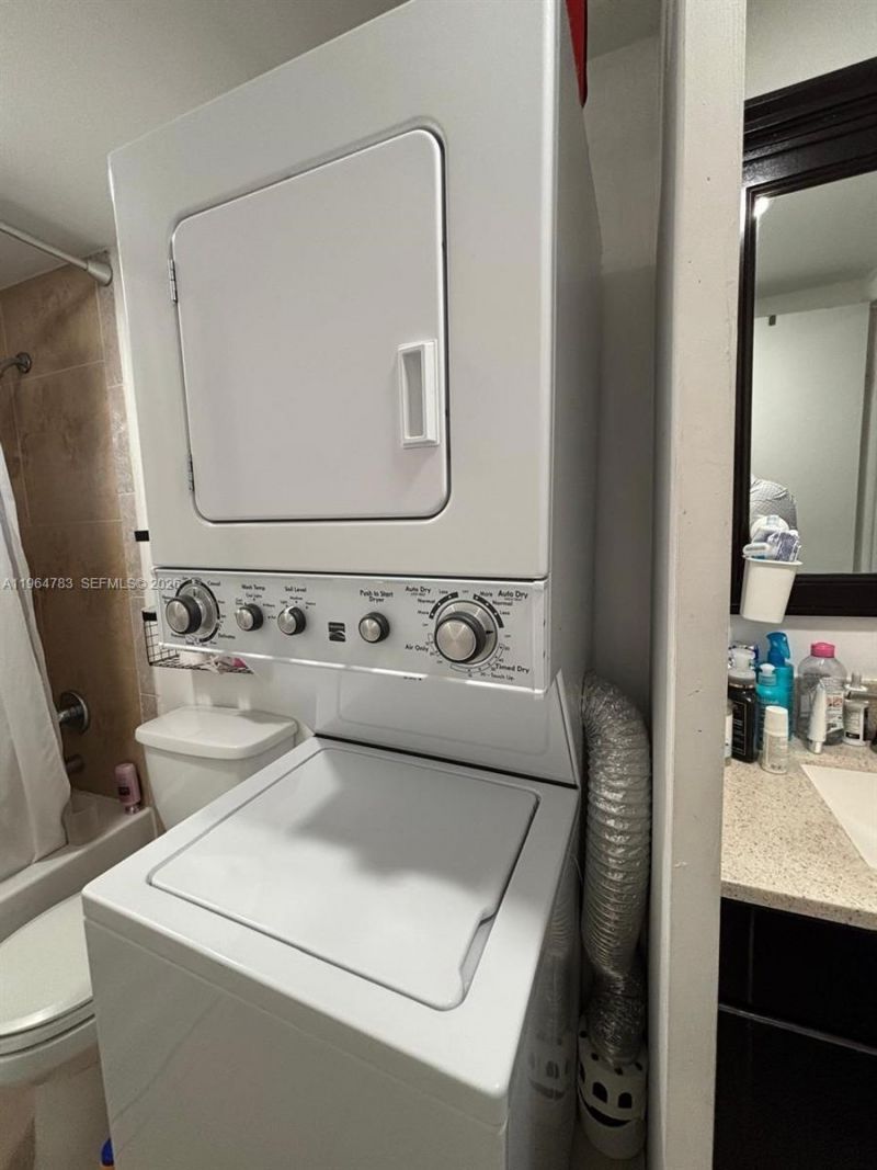 9365 Fontainebleau Blvd , Unit E105, Miami, FL 33172 Photo