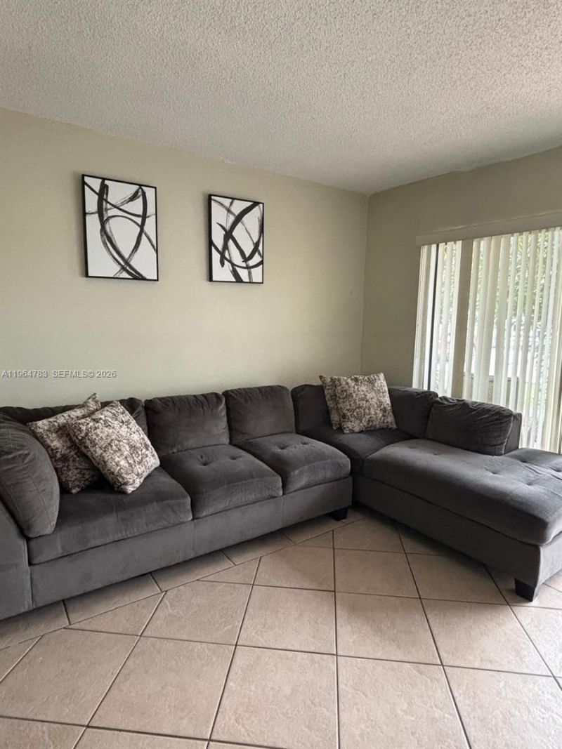 9365 Fontainebleau Blvd , Unit E105, Miami, FL 33172 Photo