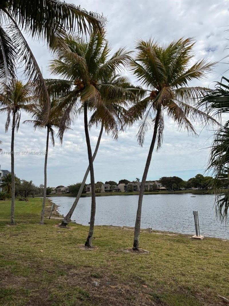 9365 Fontainebleau Blvd , Unit E105, Miami, FL 33172 Photo