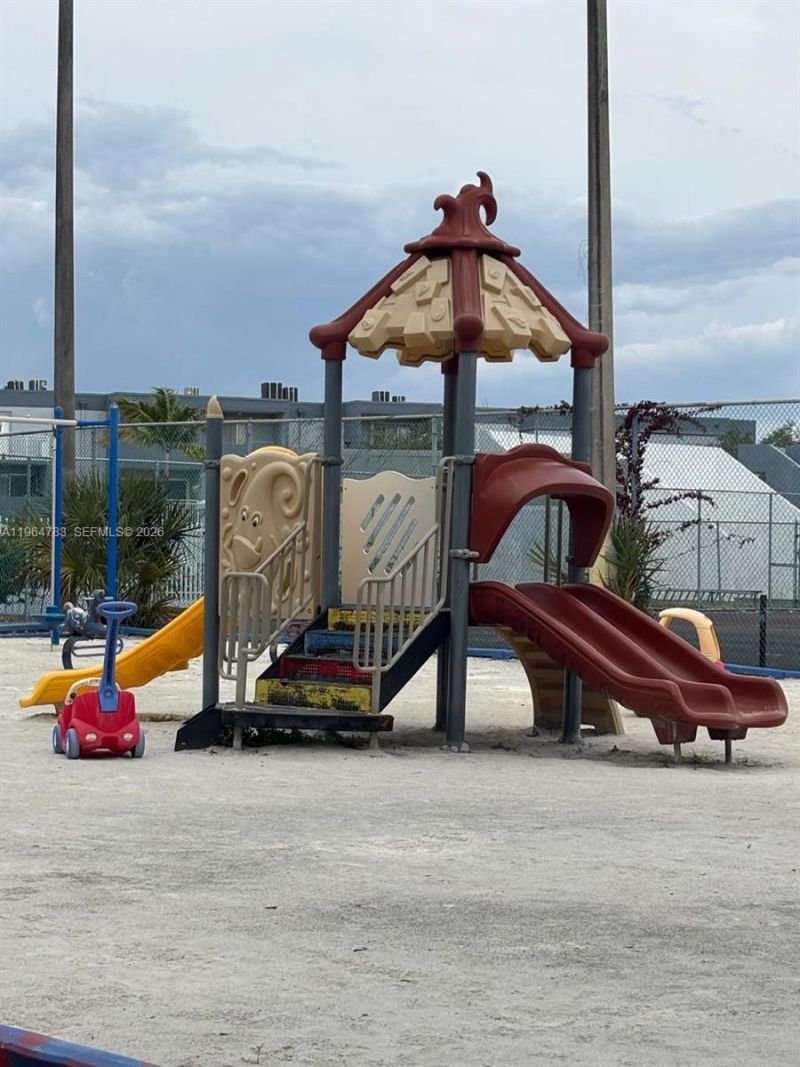 9365 Fontainebleau Blvd , Unit E105, Miami, FL 33172 Photo