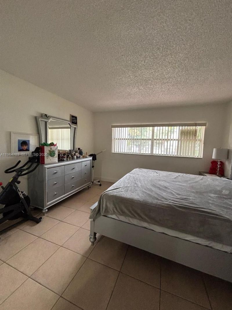 9365 Fontainebleau Blvd , Unit E105, Miami, FL 33172 Photo