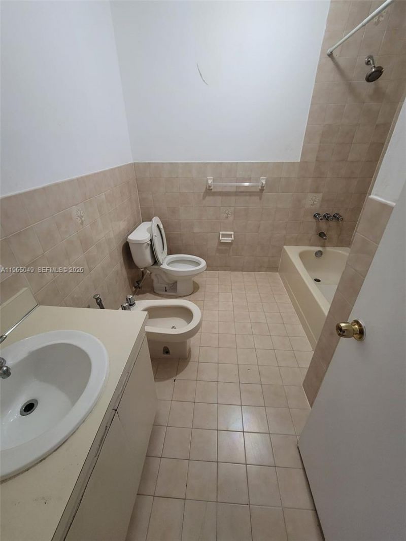 1624 NE 151st St, Unit 1624, Miami, FL 33162 Photo