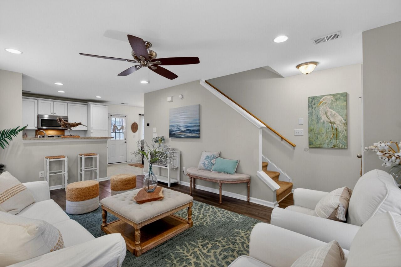 1513 Mandarin Court Photo 4