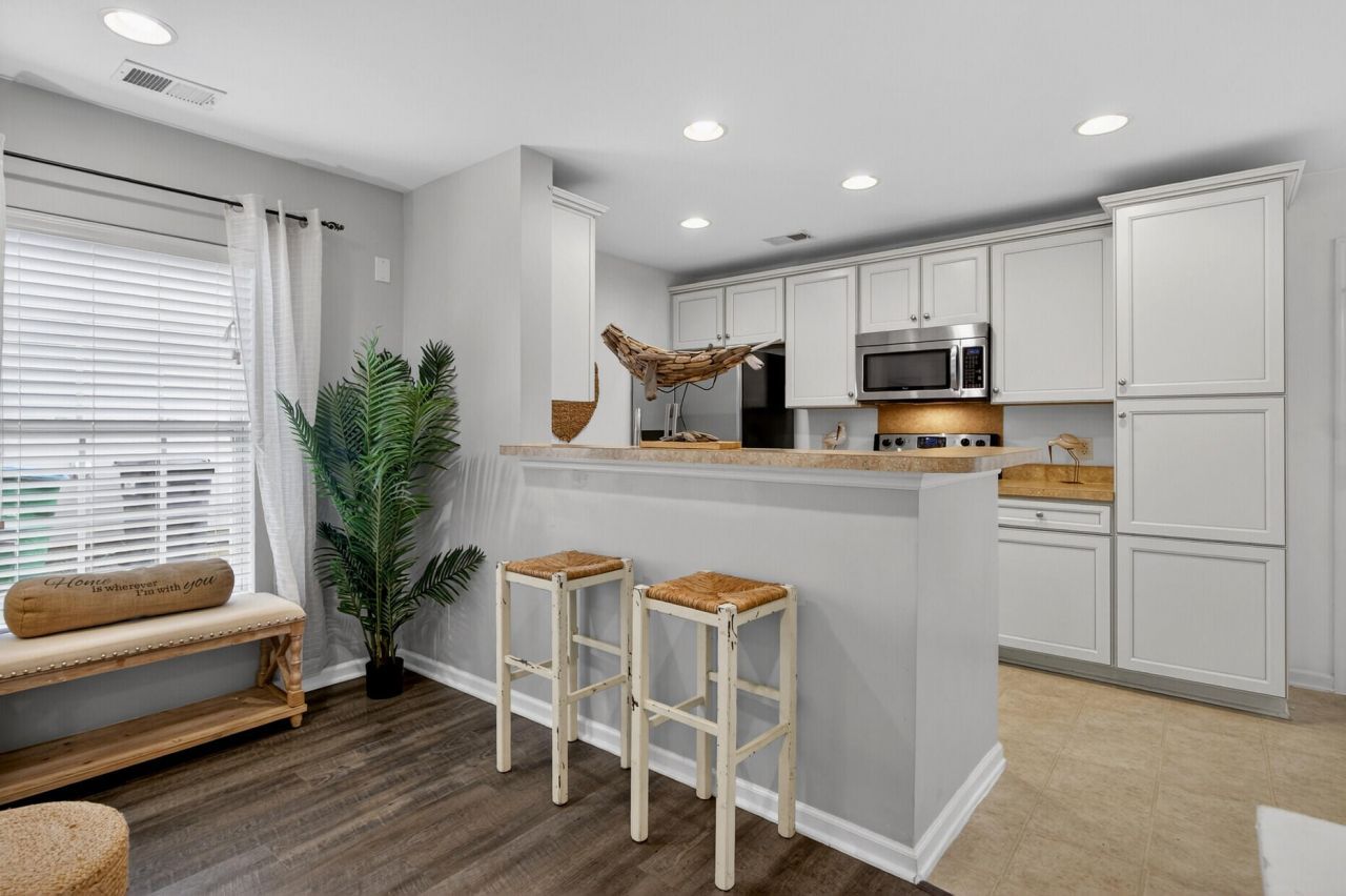 1513 Mandarin Court Photo 8