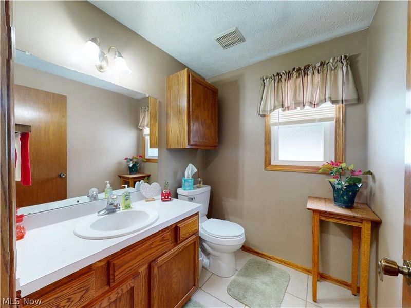 511 Picadilly Circle, Akron, OH 44319 Photo 10