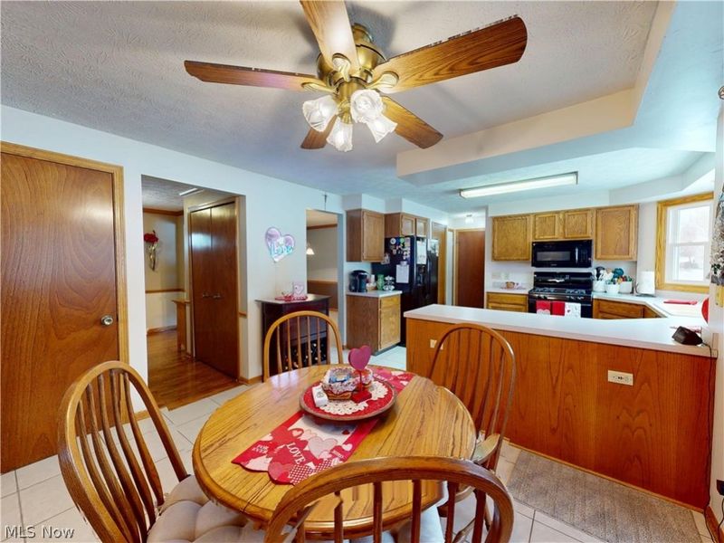 511 Picadilly Circle, Akron, OH 44319 Photo 17