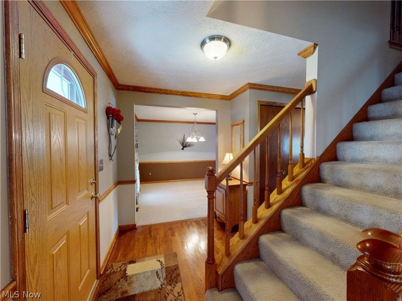 511 Picadilly Circle, Akron, OH 44319 Photo 2