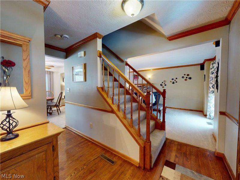 511 Picadilly Circle, Akron, OH 44319 Photo 3