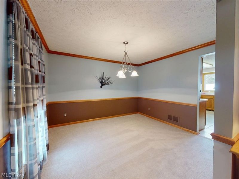 511 Picadilly Circle, Akron, OH 44319 Photo 4