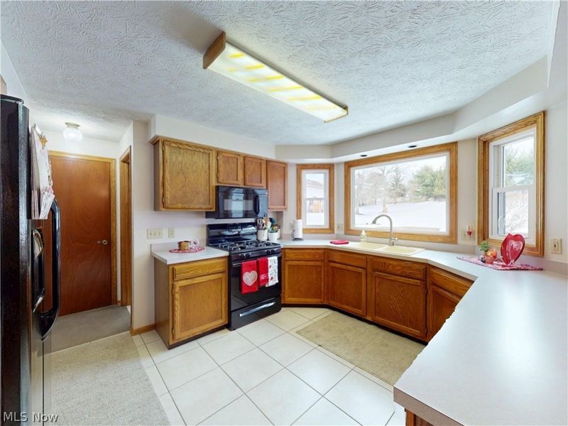 511 Picadilly Circle, Akron, OH 44319 Photo 8