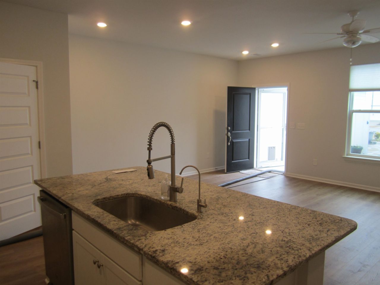 5452 Knobcone Loop Photo 4