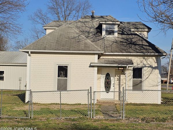 210 MARY STREET, Auxvasse, MO 65231