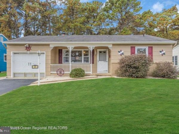 37 ZEELAND DRIVE, TOMS RIVER, NJ 08757