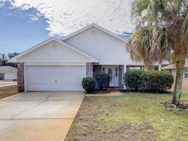 1013 Freeport Court, Mary Esther, FL 32569