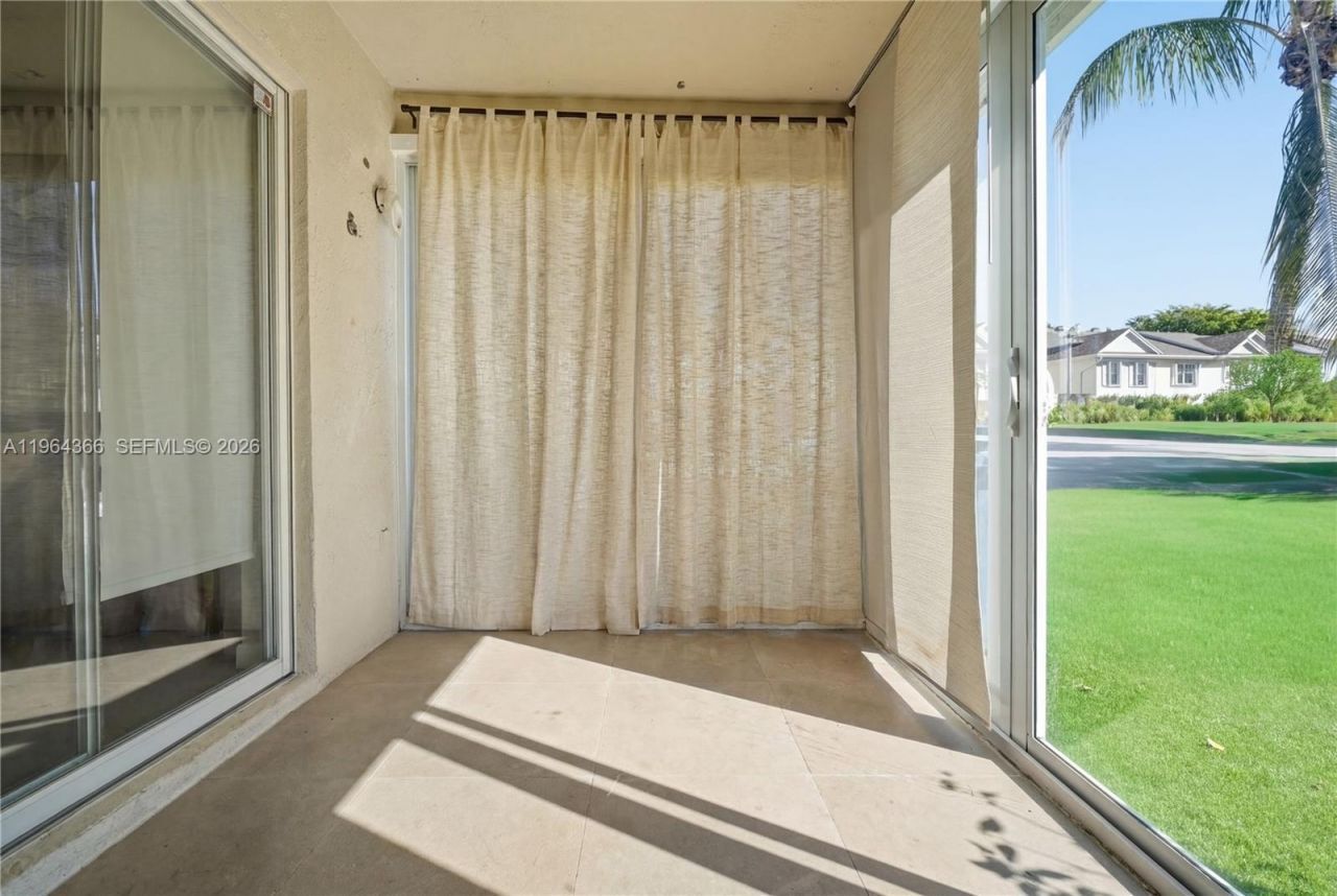 2 Simonton Cir , Weston, FL 33326 Photo