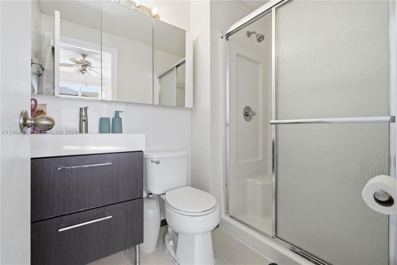 2 Simonton Cir , Weston, FL 33326 Photo